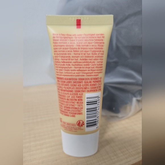 Clarins Gentle Foaming Cleanser - Cream-new - Picture 2 of 8